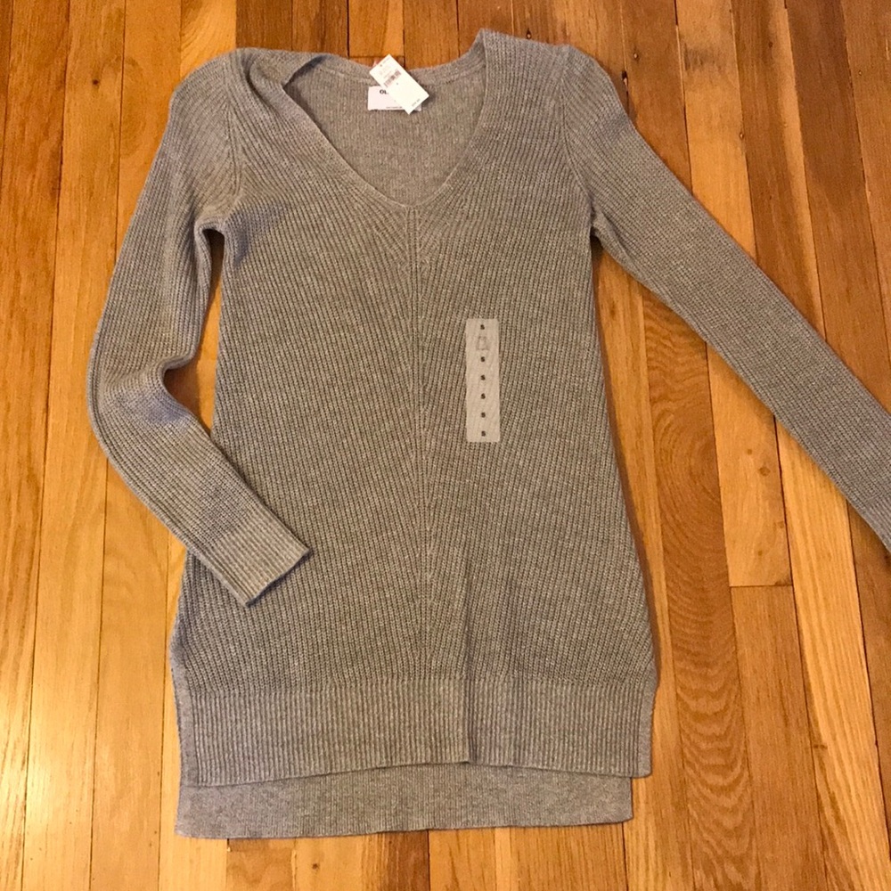Long knitted V-neck sweater